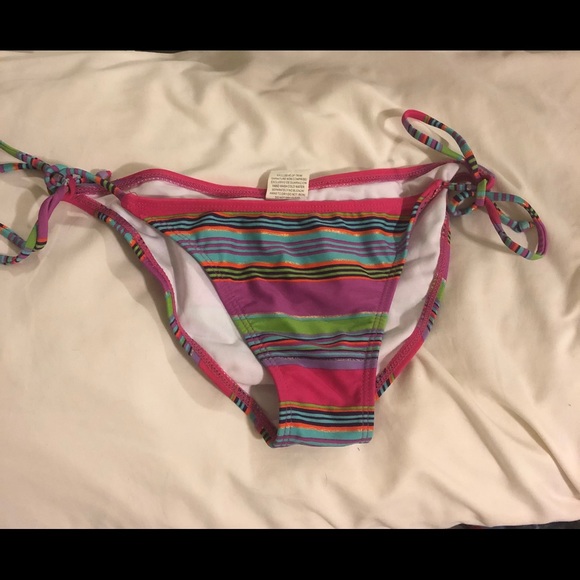 Bathing suit set - Picture 2 of 2